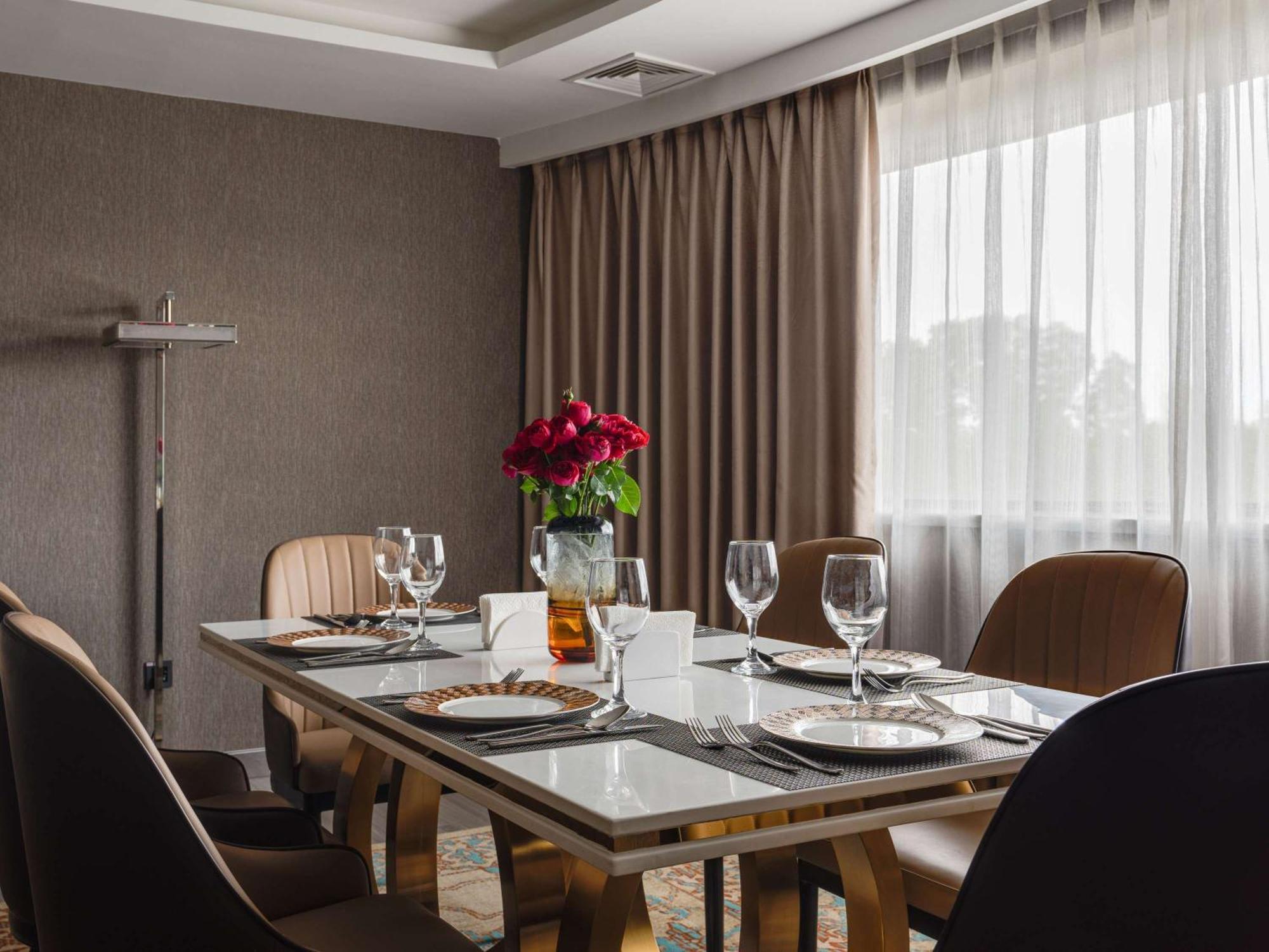 Moevenpick Samarkand Ngoại thất bức ảnh